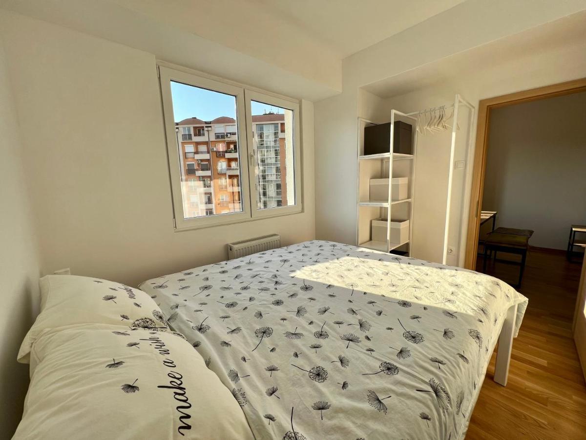 Sara'S Apartment Cozy And Close To Center With Private Parking Skopje Exterior photo