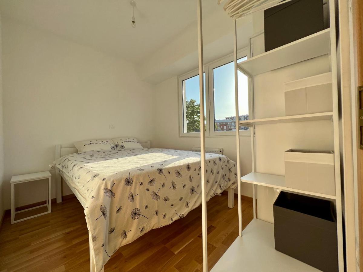 Sara'S Apartment Cozy And Close To Center With Private Parking Skopje Exterior photo